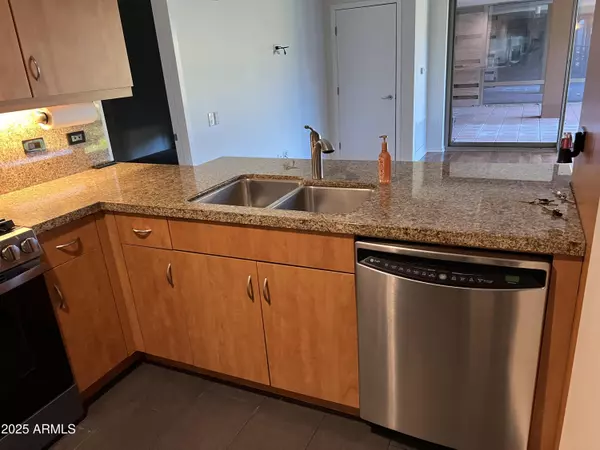 Scottsdale, AZ 85251,7127 E RANCHO VISTA Drive #4011