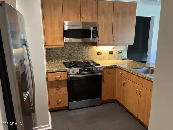 Scottsdale, AZ 85251,7127 E RANCHO VISTA Drive #4011