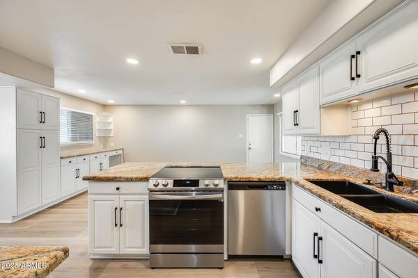 Tempe, AZ 85283,6736 S STANLEY Place