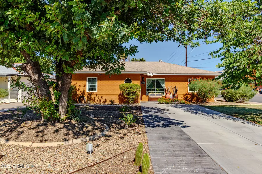 702 W CAMBRIDGE Avenue, Phoenix, AZ 85007