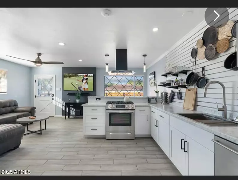 6239 N 14TH Street, Phoenix, AZ 85014