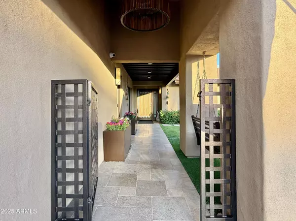 Scottsdale, AZ 85258,7151 N VIA DE LA CAMPANA Street