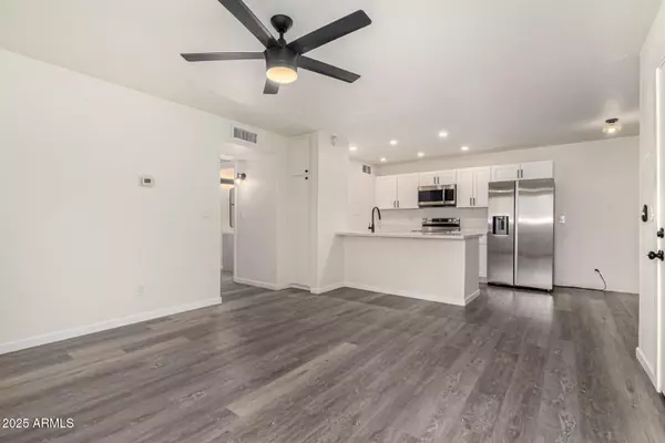 Scottsdale, AZ 85251,8055 E THOMAS Road #A102