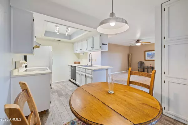 Mesa, AZ 85203,520 N STAPLEY Drive #108