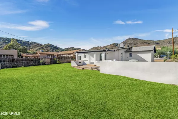 Phoenix, AZ 85029,901 W MERCER Lane