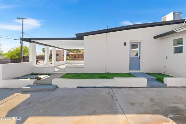 Phoenix, AZ 85029,901 W MERCER Lane