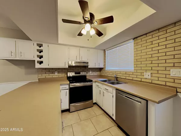 Phoenix, AZ 85027,319 W KRISTAL Way