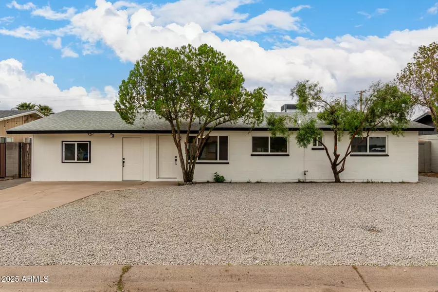 3939 W HARMONT Drive, Phoenix, AZ 85051