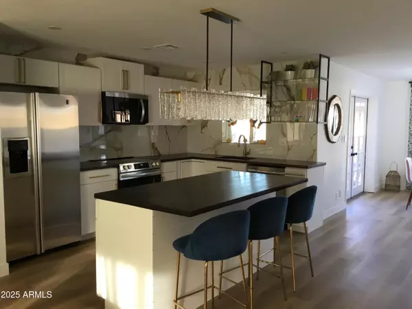 Phoenix, AZ 85051,9227 N 36TH Drive