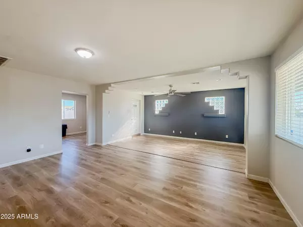 El Mirage, AZ 85335,14017 N 4TH Avenue