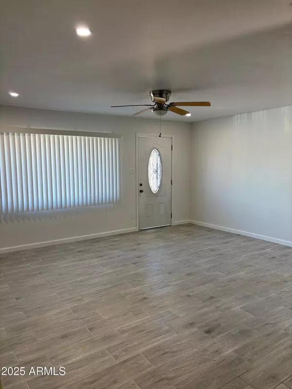 Phoenix, AZ 85009,3319 W EDGEMONT Avenue