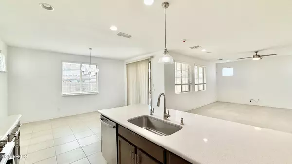 Mesa, AZ 85212,10935 E TESLA Avenue