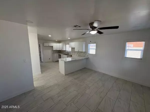 Phoenix, AZ 85009,3435 W HOLLY Street