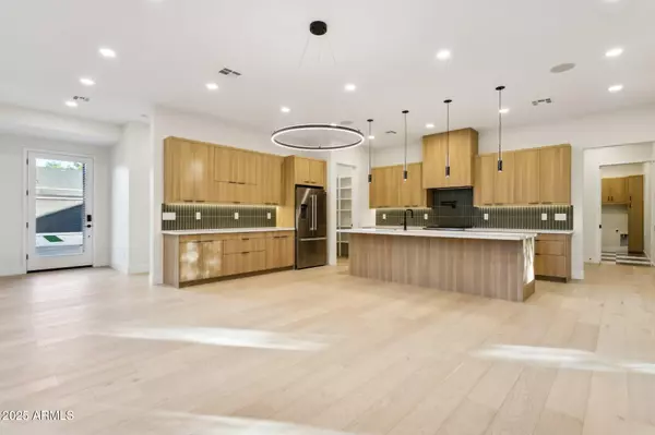 Phoenix, AZ 85013,6346 N 10TH Drive