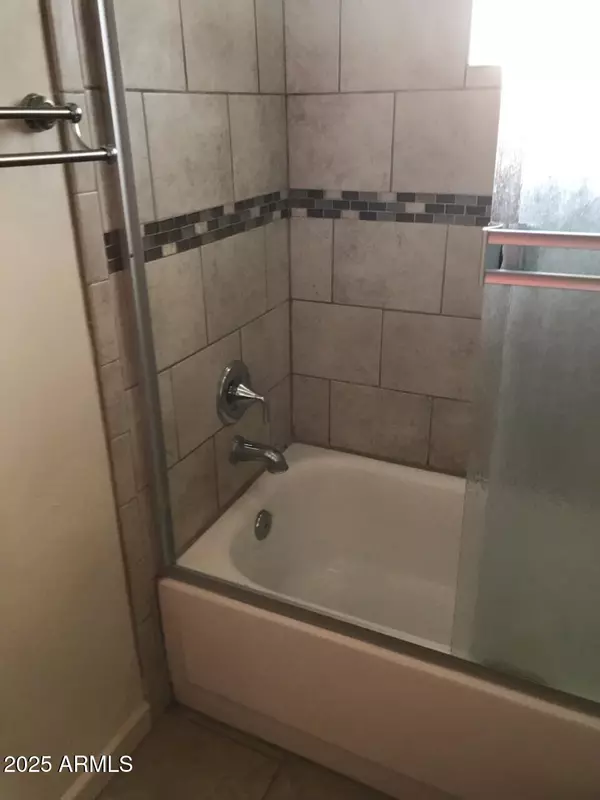 Phoenix, AZ 85008,2338 N 52ND Street