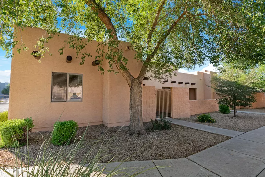 8940 W OLIVE Avenue #134, Peoria, AZ 85345