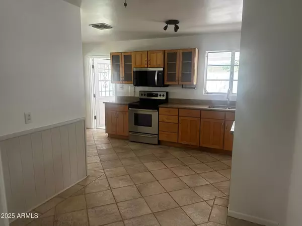 Phoenix, AZ 85018,4238 E PINCHOT Avenue