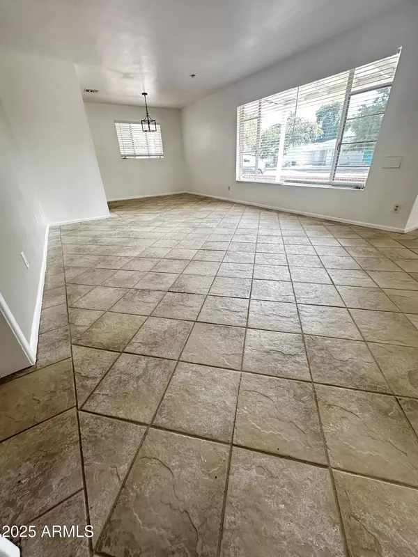 Phoenix, AZ 85018,4238 E PINCHOT Avenue