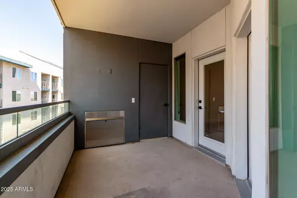 Tempe, AZ 85288,945 E PLAYA DEL NORTE Drive #4020