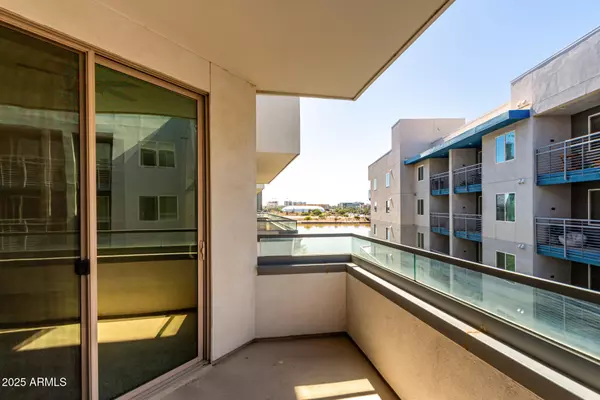 Tempe, AZ 85288,945 E PLAYA DEL NORTE Drive #4020