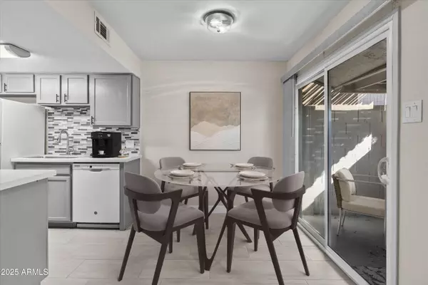 Scottsdale, AZ 85257,1033 N GRANITE REEF Road