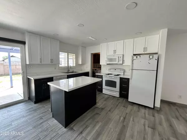 Phoenix, AZ 85027,413 W PIUTE Avenue