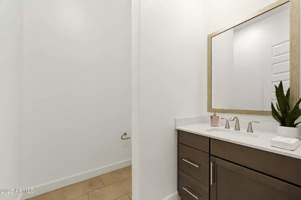 Phoenix, AZ 85042,6213 S 25TH Place