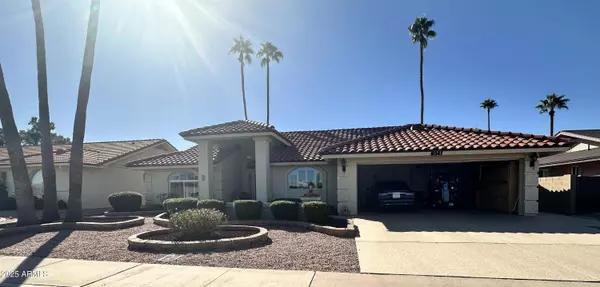 8041 E LAKEVIEW Avenue, Mesa, AZ 85209