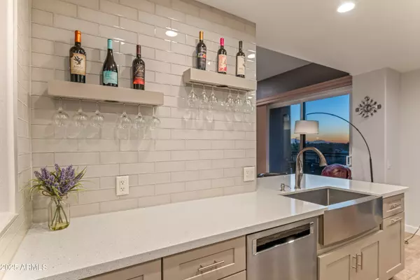 Phoenix, AZ 85004,2302 N CENTRAL Avenue #401