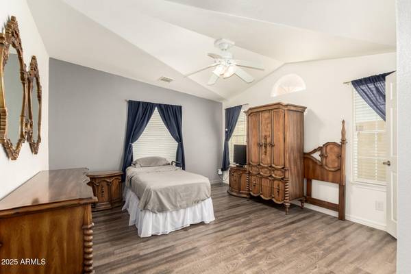 Apache Junction, AZ 85119,3301 S GOLDFIELD Road #2097