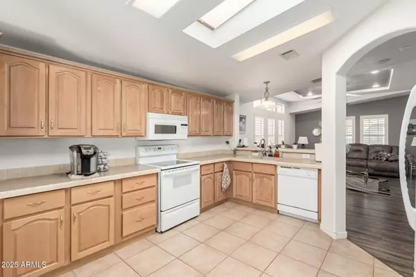 Apache Junction, AZ 85119,3301 S GOLDFIELD Road #2097