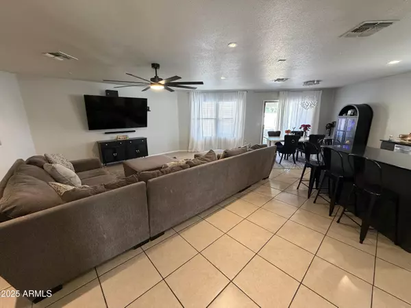 Phoenix, AZ 85083,3114 W CAVEDALE Drive