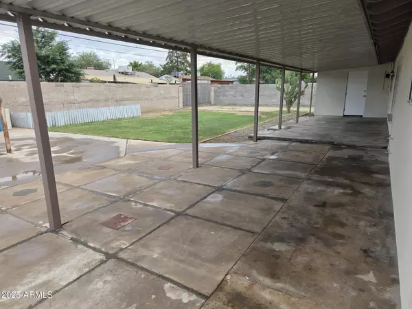 Phoenix, AZ 85019,4226 W CITRUS Way