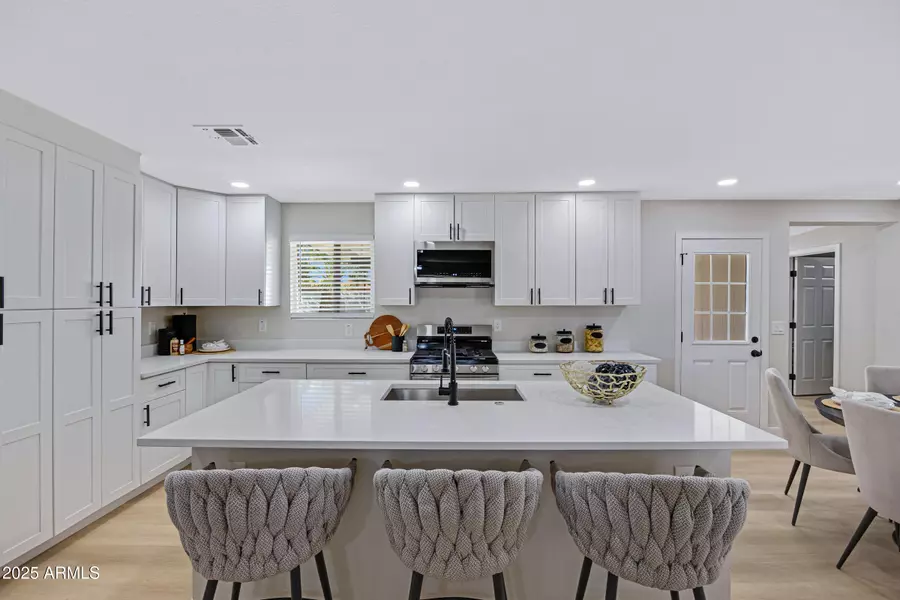 452 E 10TH Place, Mesa, AZ 85203