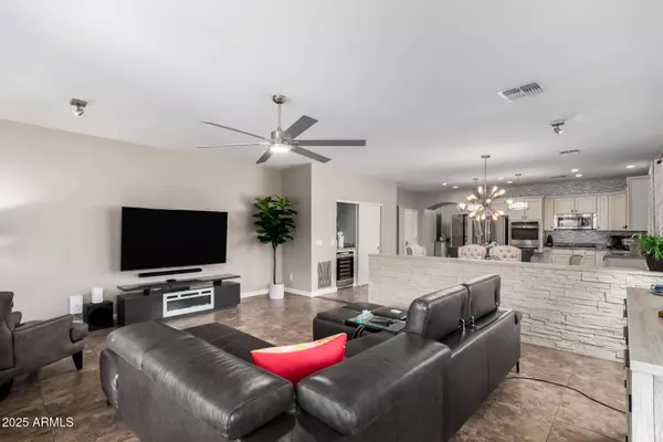 Glendale, AZ 85310,6608 W SAGUARO PARK Lane