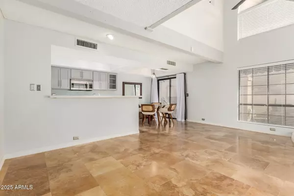 Phoenix, AZ 85020,10240 N 12th Place #2