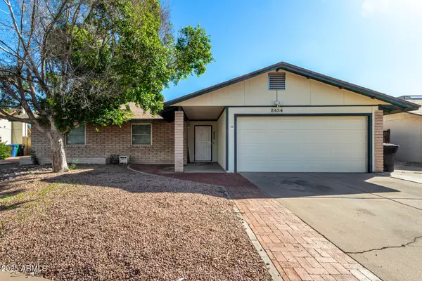 2454 E JAVELINA Avenue, Mesa, AZ 85204