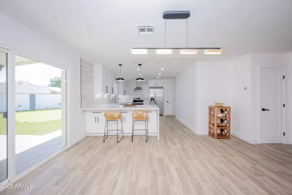 Scottsdale, AZ 85251,8534 E AMELIA Avenue