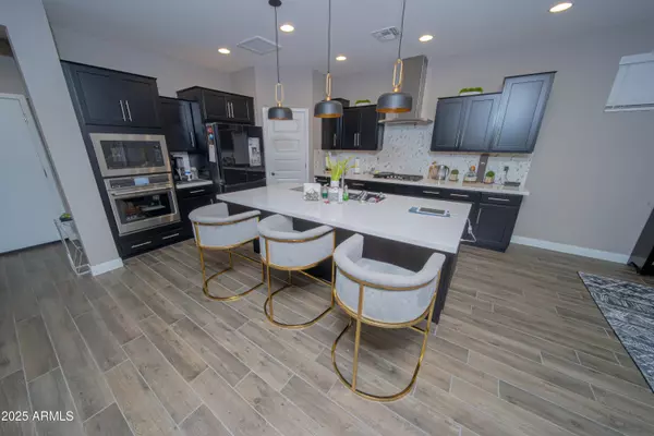 Glendale, AZ 85305,8942 W COLTER Street