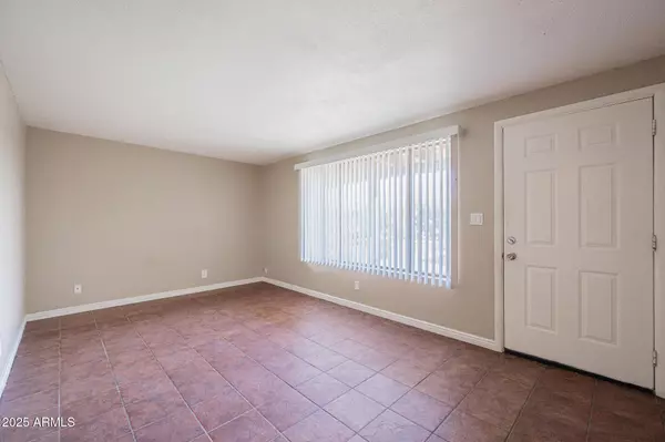 Phoenix, AZ 85015,2411 W HAZELWOOD Street #278