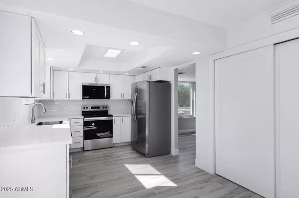 Mesa, AZ 85202,1528 W JUANITA Avenue