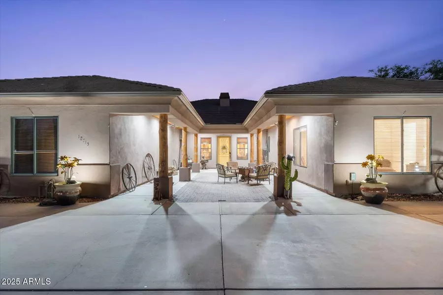 18515 W BETHANY HOME Road, Litchfield Park, AZ 85340