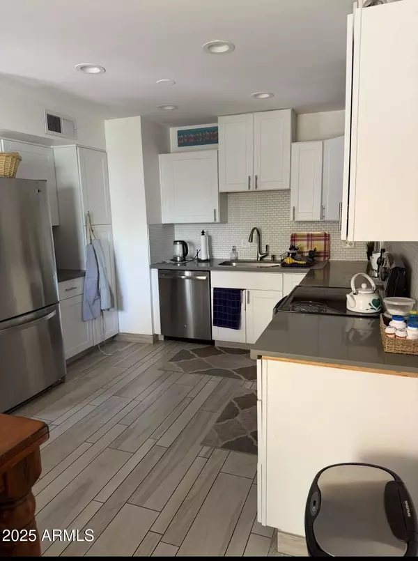 Phoenix, AZ 85014,1012 E Highland Avenue