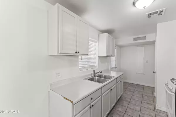 Glendale, AZ 85301,5946 W MYRTLE Avenue