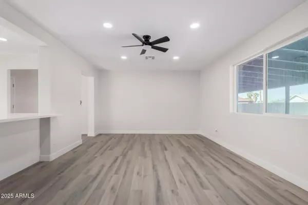 Phoenix, AZ 85031,5706 W SELLS Circle
