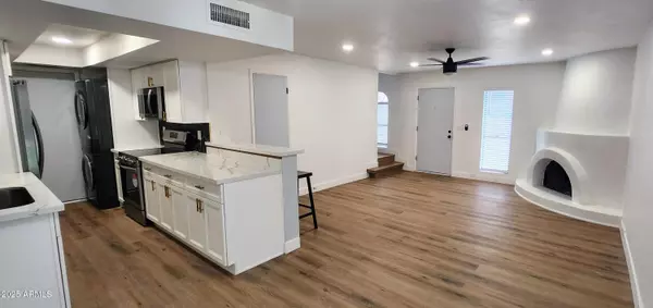 Phoenix, AZ 85020,730 E NORTH Lane #2