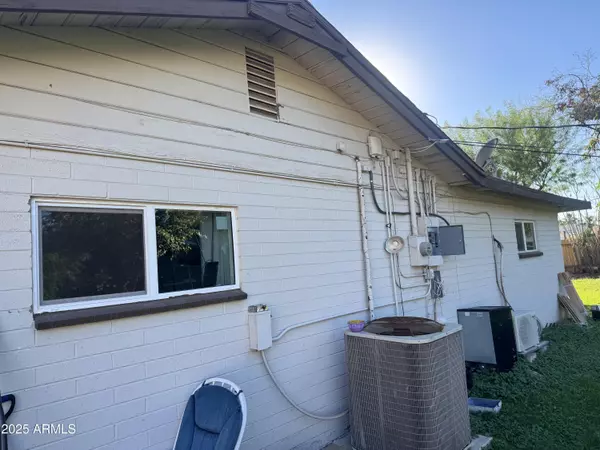 Phoenix, AZ 85021,2206 W VISTA Avenue