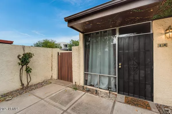 Phoenix, AZ 85016,4202 N 28TH Street #14