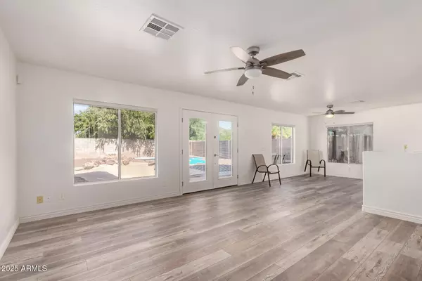 1226 E WAHALLA Lane, Phoenix, AZ 85024