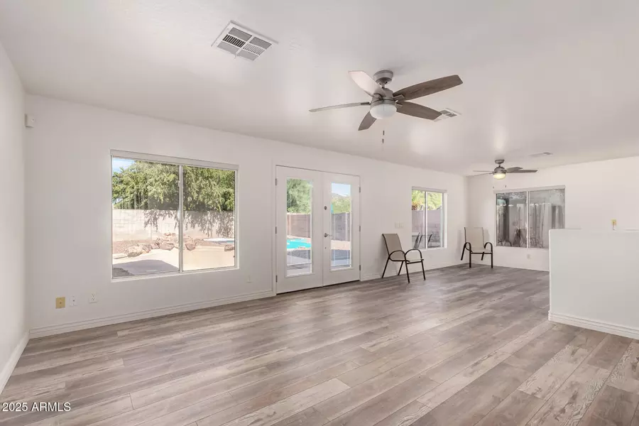 1226 E WAHALLA Lane, Phoenix, AZ 85024